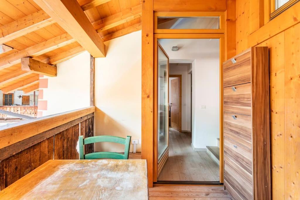 Appartamento Rustico Con Stube E Balcone Predazzo Bagian luar foto