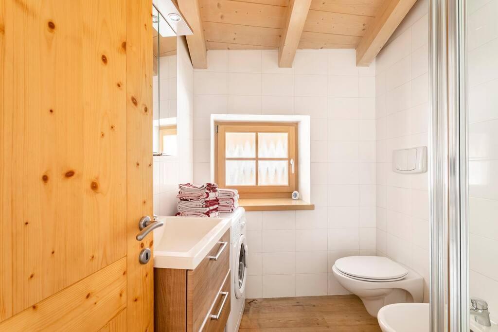 Appartamento Rustico Con Stube E Balcone Predazzo Bagian luar foto